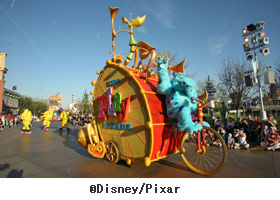 カリフォルニア ディズニー ピクサーのキャラクターによるパレードを導入 旅行業界 最新情報 トラベルビジョン