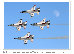 迫力満点!アメリカ最大のエアショー「ネリス空軍基地エアショー」