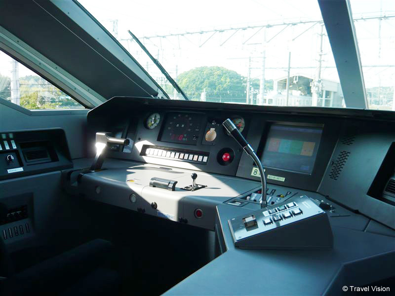 京成電鉄、新型スカイライナーを披露、2010年度に運行へ