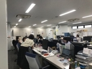 /recruit/images/早稲田大学をはじめとして大学固有の業務をアウトソーシング受託することを通じ、業務の標準化・定量化・多様化に貢献します