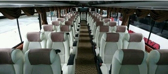 /recruit/images/当社で手配するバス会社には高級外車シートを装備したVIPバスもあります。お客様に大好評!