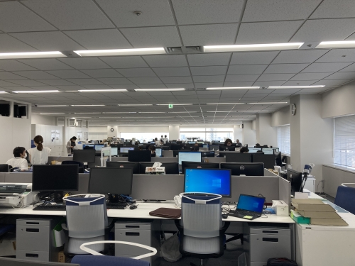 /recruit/images/錦糸町にある本店執務室内の様子。今回は、地域限定の募集となり、勤務地は首都圏(錦糸町、大手町)、名古屋、豊田、大阪、福岡となります