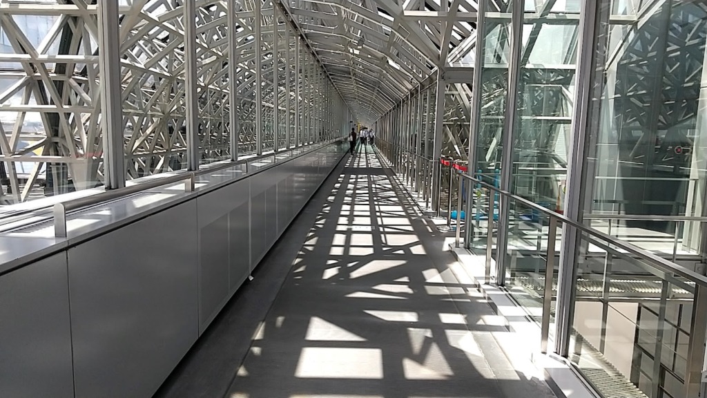 京都駅ビル空中経路「スカイウェイ」