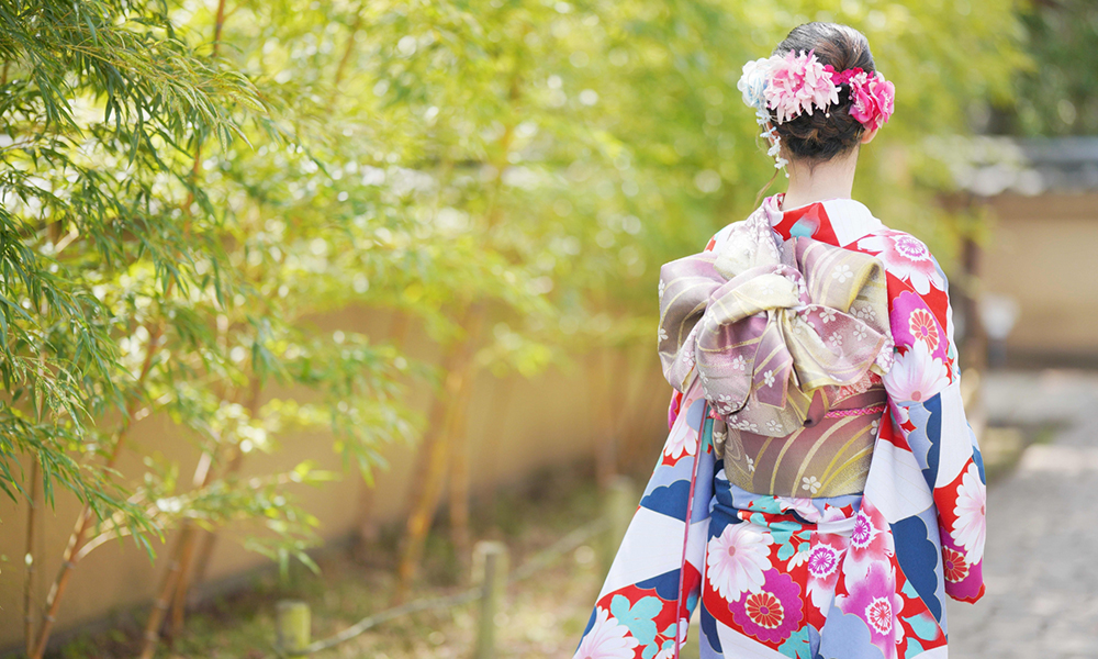 着物の女性