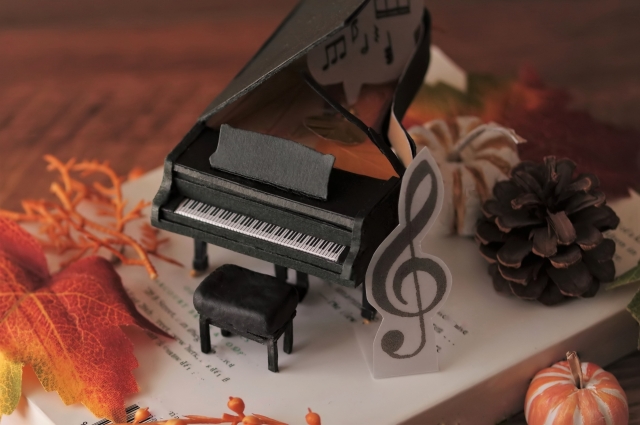 模型のピアノ