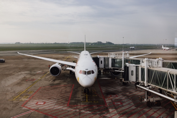 空港に駐機する旅客機